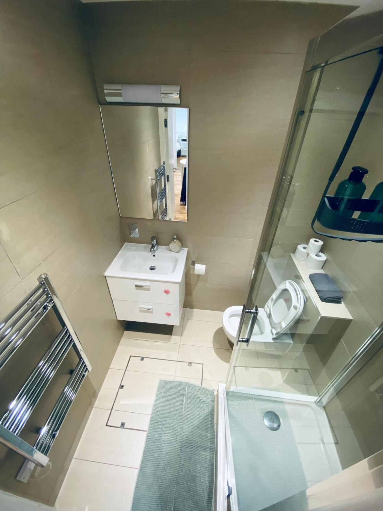 2 Bedroom Flat - 2 Bath - 15 Min Camden Town ロンドン エクステリア 写真